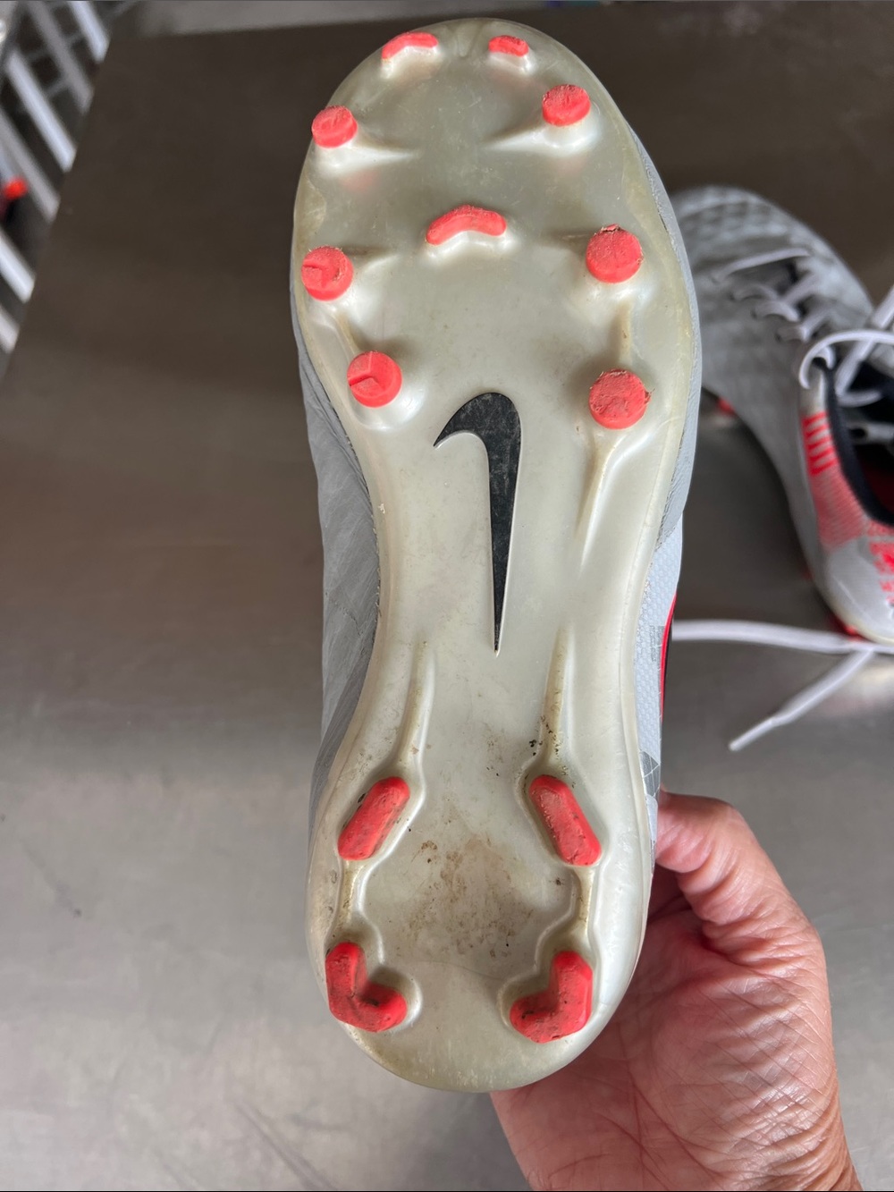 Nike Youth Gray Soccer Cleats with Black Swoosh and Pink-Red Accents - Picture 5 of 7